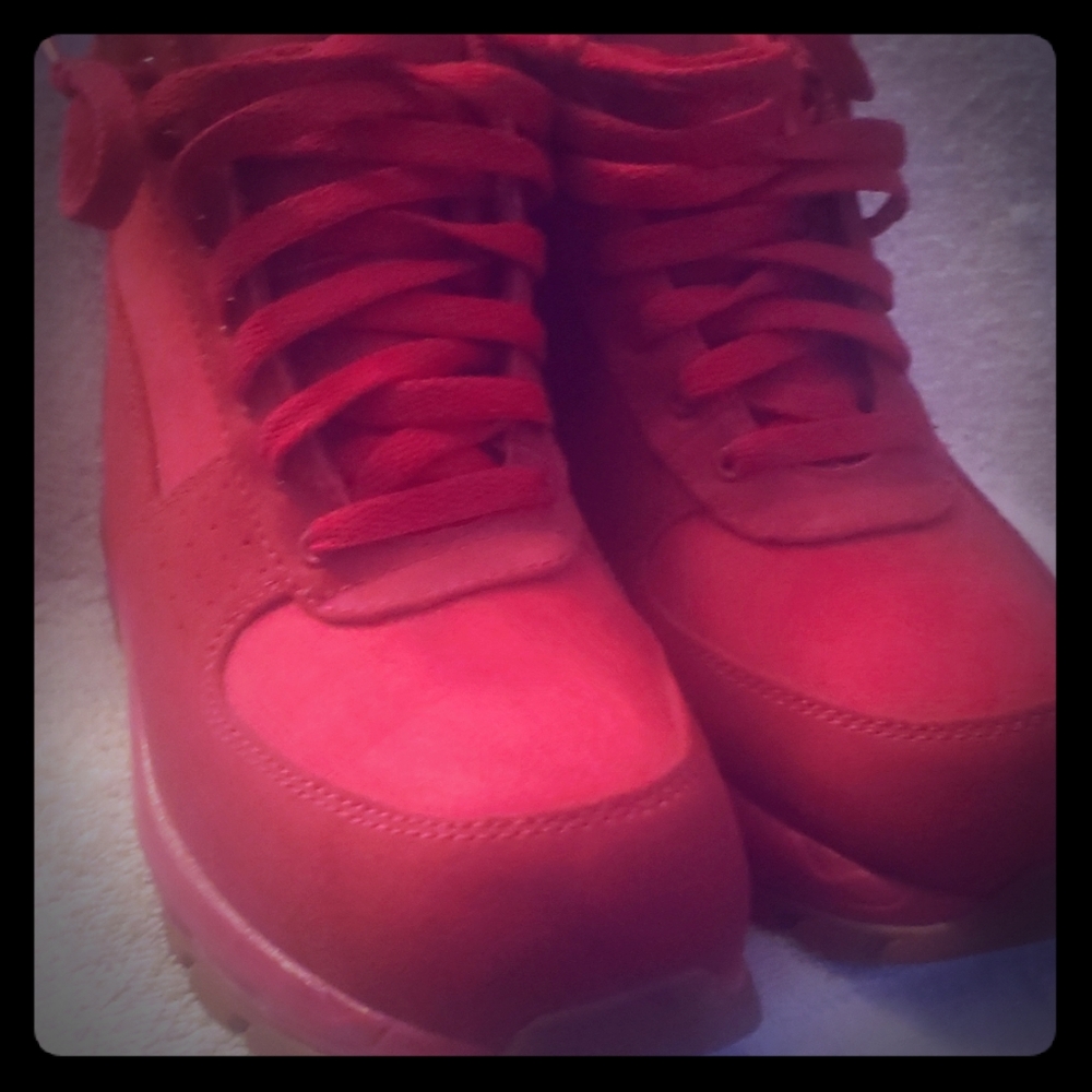 ACG NIKE BOOTS